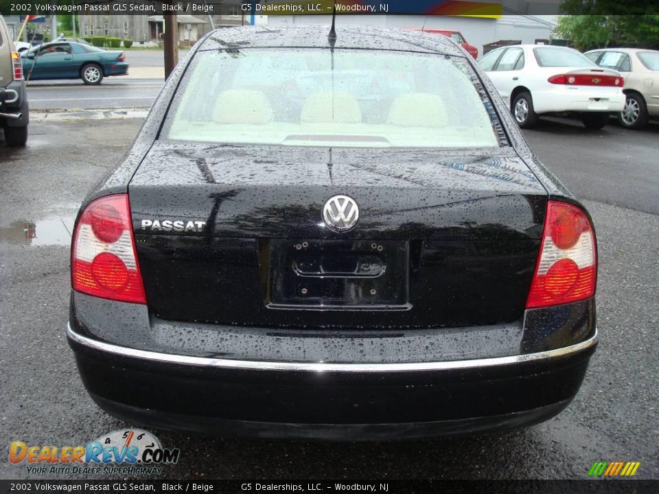 2002 Volkswagen Passat GLS Sedan Black / Beige Photo #6