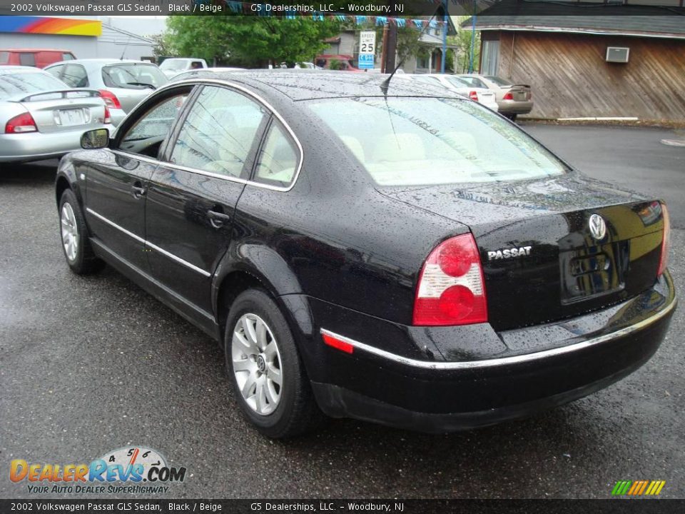 2002 Volkswagen Passat GLS Sedan Black / Beige Photo #7