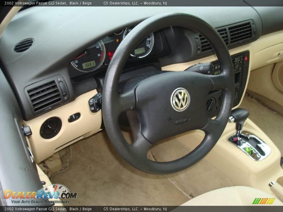 2002 Volkswagen Passat GLS Sedan Black / Beige Photo #9