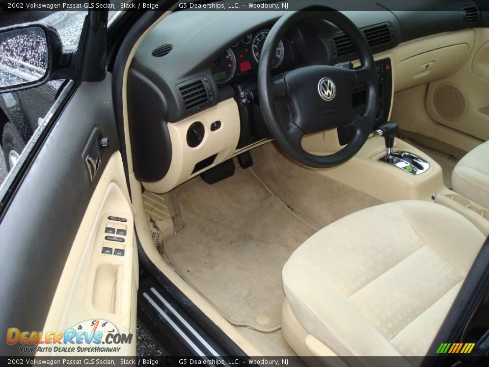 2002 Volkswagen Passat GLS Sedan Black / Beige Photo #10