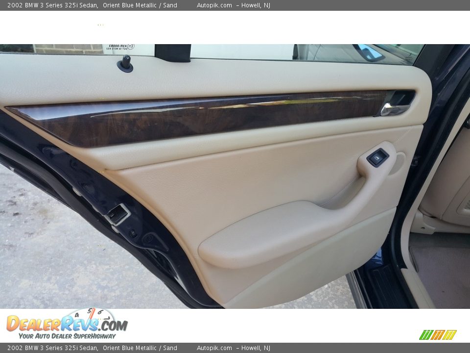 2002 BMW 3 Series 325i Sedan Orient Blue Metallic / Sand Photo #28