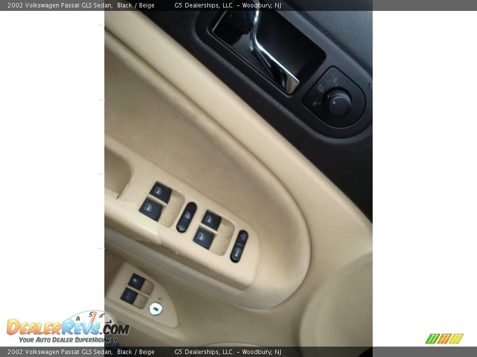 2002 Volkswagen Passat GLS Sedan Black / Beige Photo #12