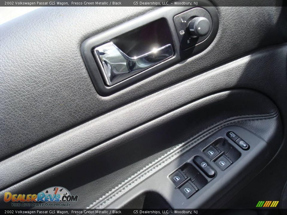 2002 Volkswagen Passat GLS Wagon Fresco Green Metallic / Black Photo #14