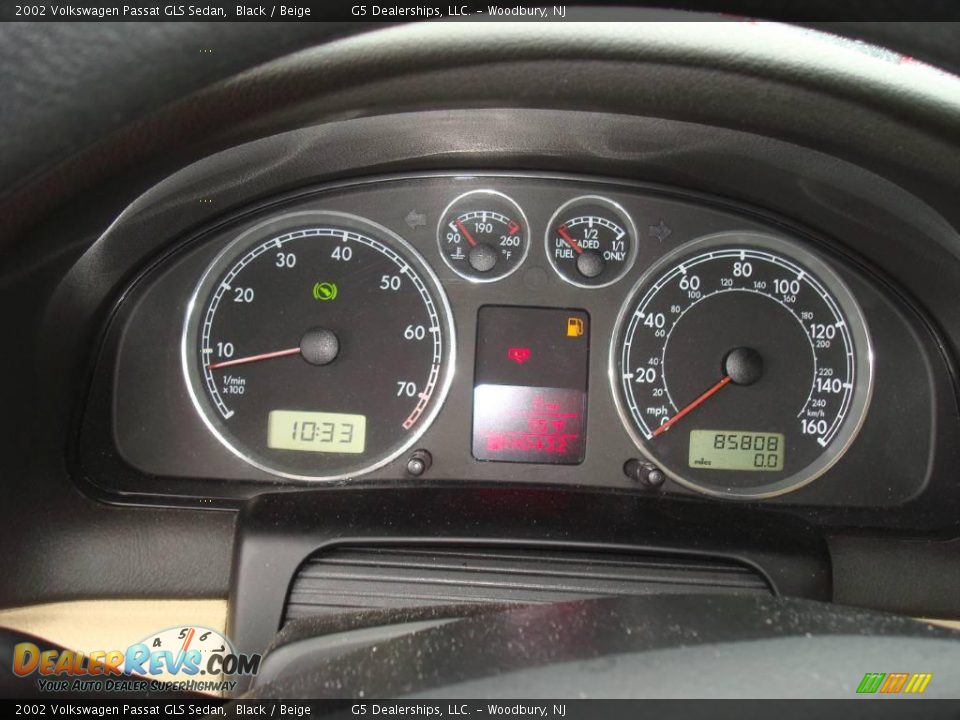 2002 Volkswagen Passat GLS Sedan Black / Beige Photo #25