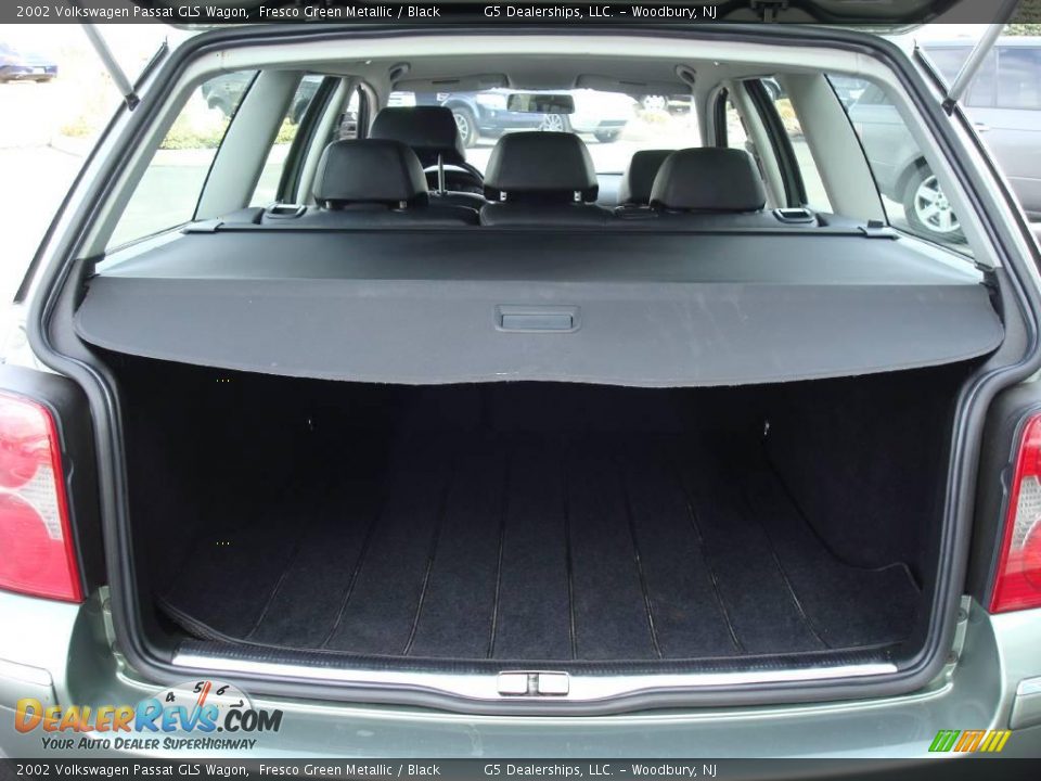 2002 Volkswagen Passat GLS Wagon Fresco Green Metallic / Black Photo #18