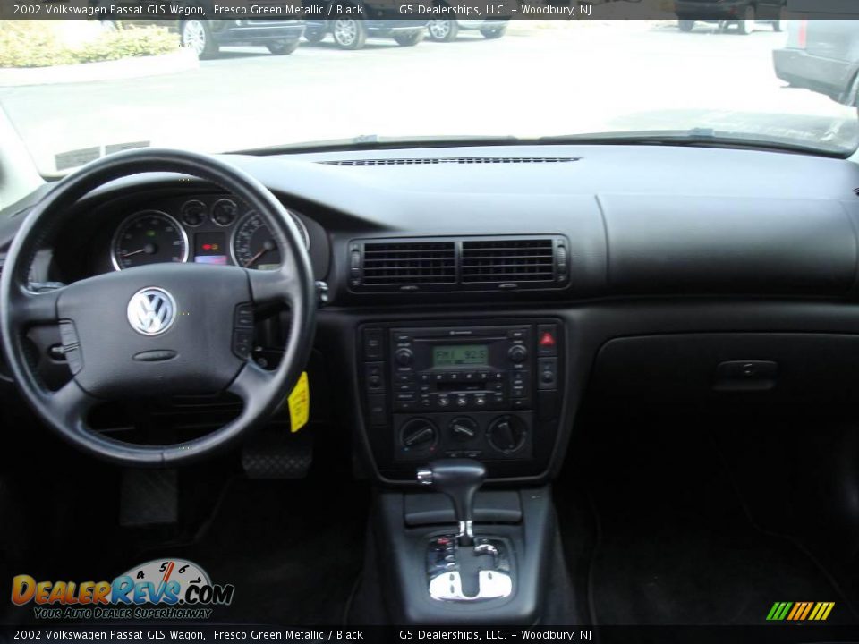 2002 Volkswagen Passat GLS Wagon Fresco Green Metallic / Black Photo #21