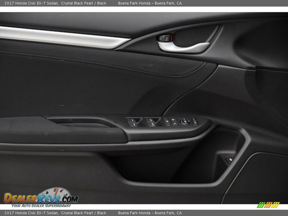 Door Panel of 2017 Honda Civic EX-T Sedan Photo #8