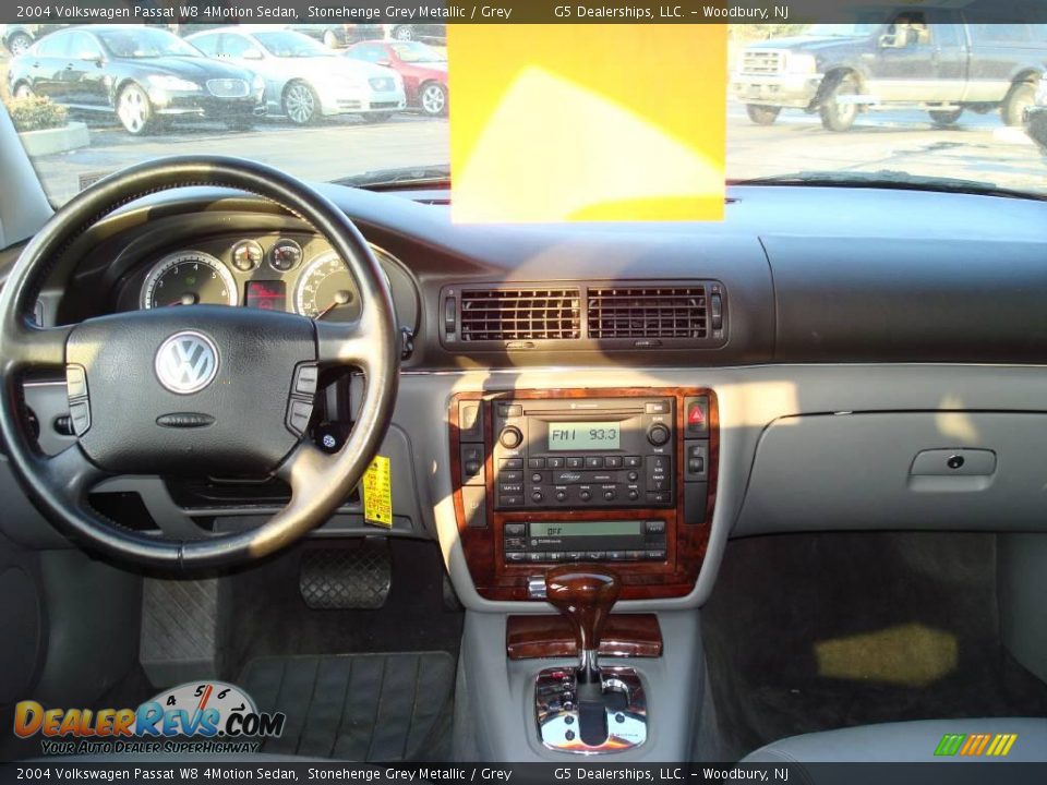 2004 Volkswagen Passat W8 4Motion Sedan Stonehenge Grey Metallic / Grey Photo #23