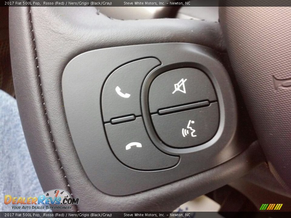 Controls of 2017 Fiat 500L Pop Photo #15