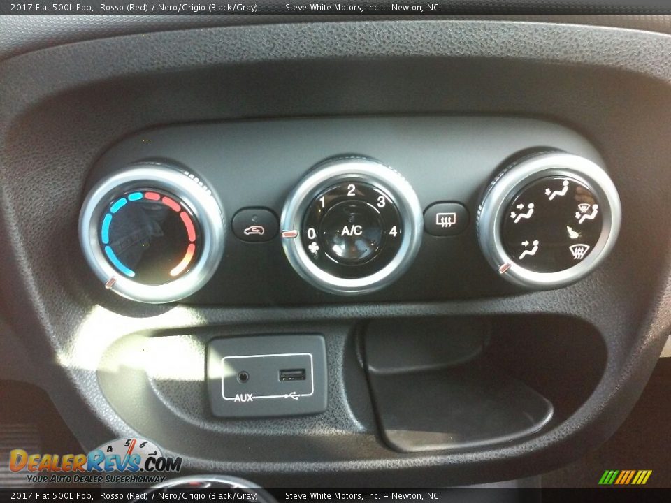 Controls of 2017 Fiat 500L Pop Photo #19