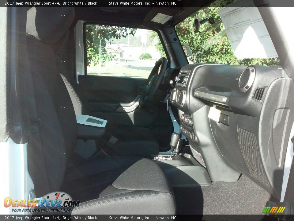 2017 Jeep Wrangler Sport 4x4 Bright White / Black Photo #13
