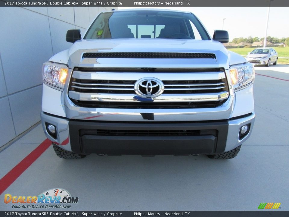 2017 Toyota Tundra SR5 Double Cab 4x4 Super White / Graphite Photo #8