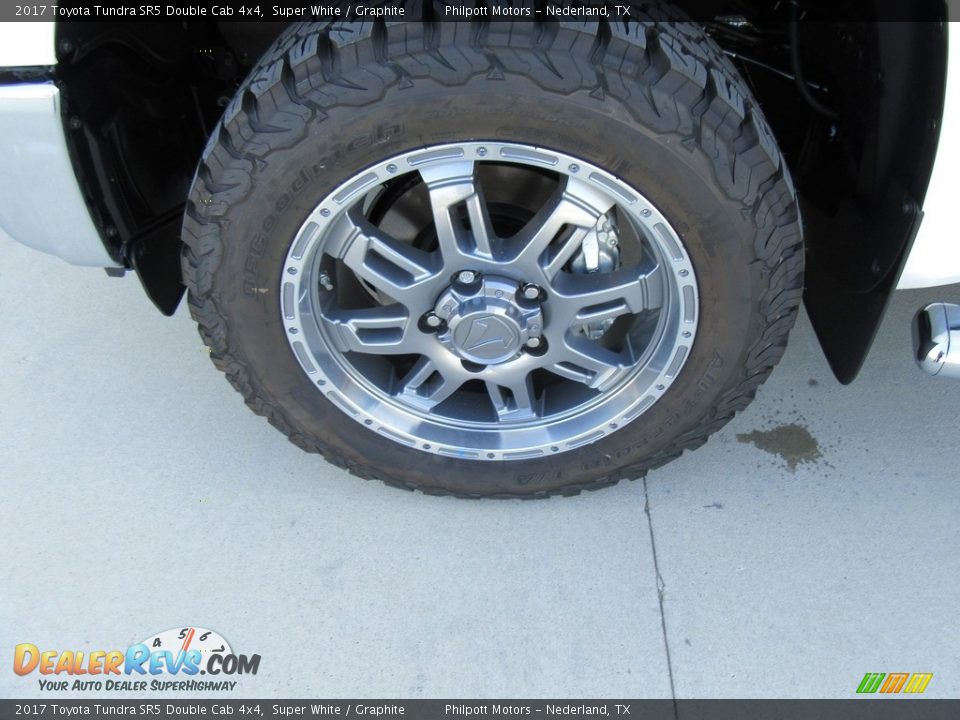 2017 Toyota Tundra SR5 Double Cab 4x4 Super White / Graphite Photo #11