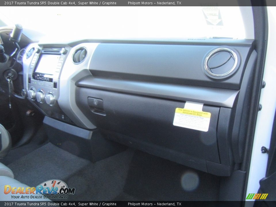 2017 Toyota Tundra SR5 Double Cab 4x4 Super White / Graphite Photo #19
