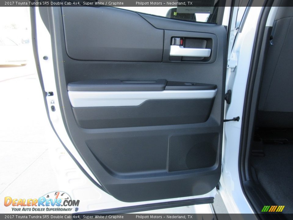 2017 Toyota Tundra SR5 Double Cab 4x4 Super White / Graphite Photo #20