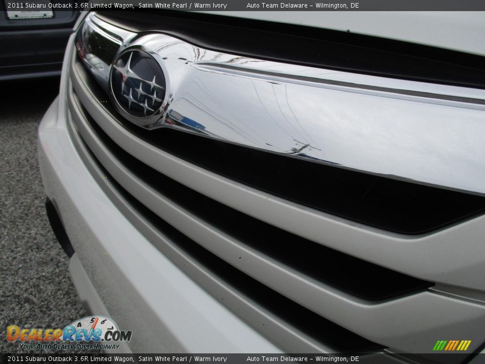 2011 Subaru Outback 3.6R Limited Wagon Satin White Pearl / Warm Ivory Photo #31