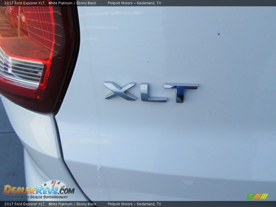 2017 Ford Explorer XLT White Platinum / Ebony Black Photo #13