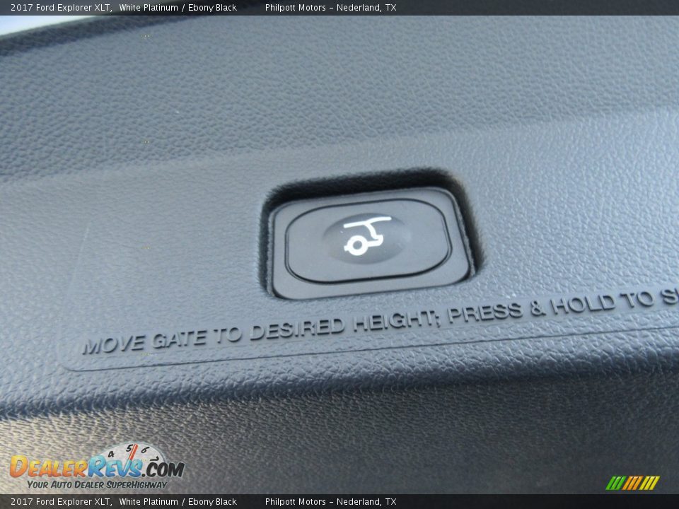 2017 Ford Explorer XLT White Platinum / Ebony Black Photo #18