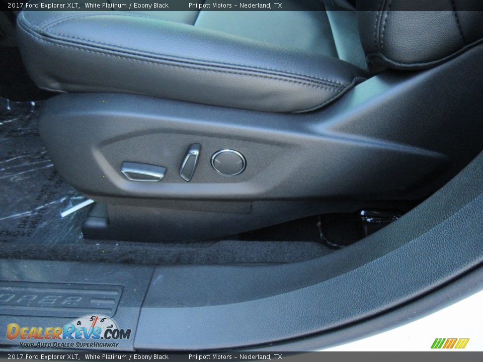 2017 Ford Explorer XLT White Platinum / Ebony Black Photo #24