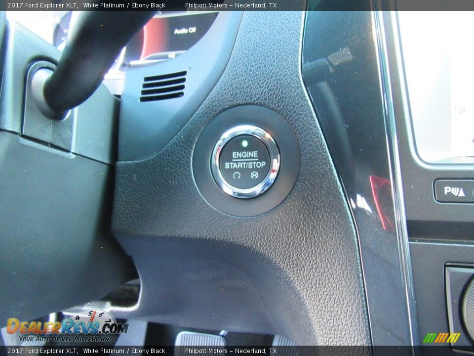2017 Ford Explorer XLT White Platinum / Ebony Black Photo #30