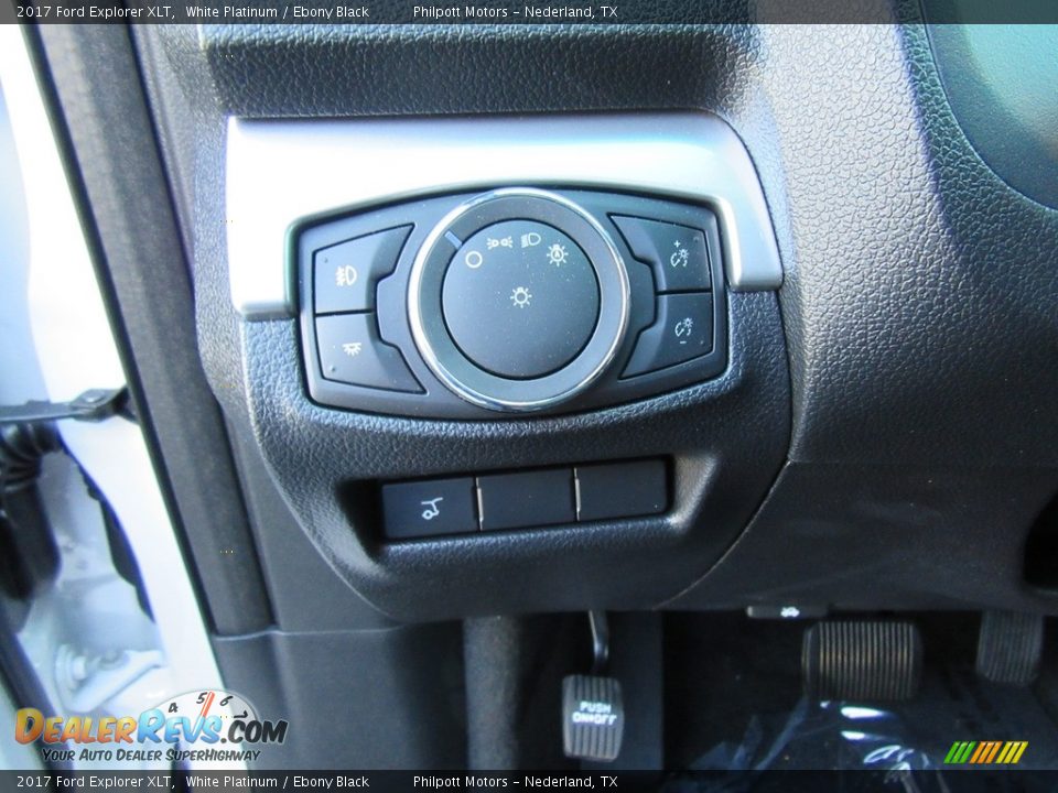 2017 Ford Explorer XLT White Platinum / Ebony Black Photo #33