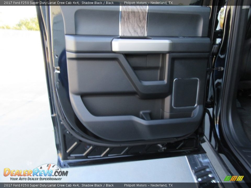 Door Panel of 2017 Ford F250 Super Duty Lariat Crew Cab 4x4 Photo #19