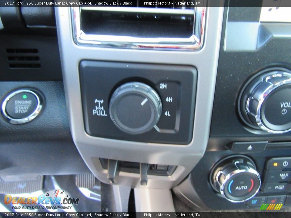 Controls of 2017 Ford F250 Super Duty Lariat Crew Cab 4x4 Photo #31