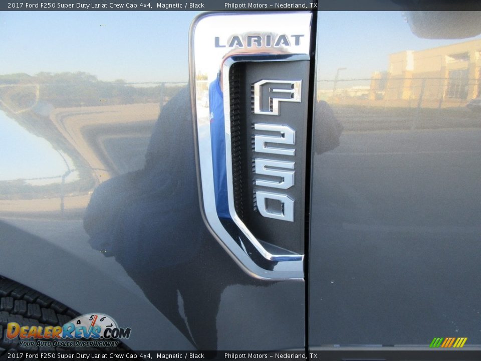 2017 Ford F250 Super Duty Lariat Crew Cab 4x4 Magnetic / Black Photo #13
