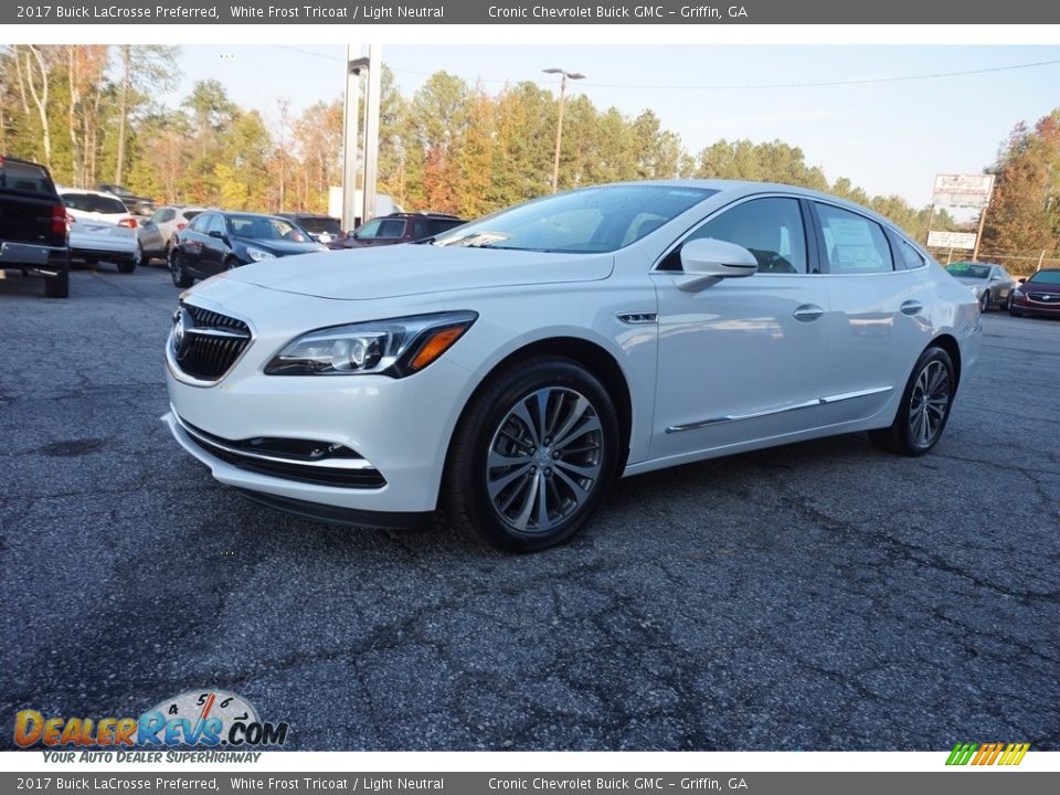Front 3/4 View of 2017 Buick LaCrosse Preferred Photo #3