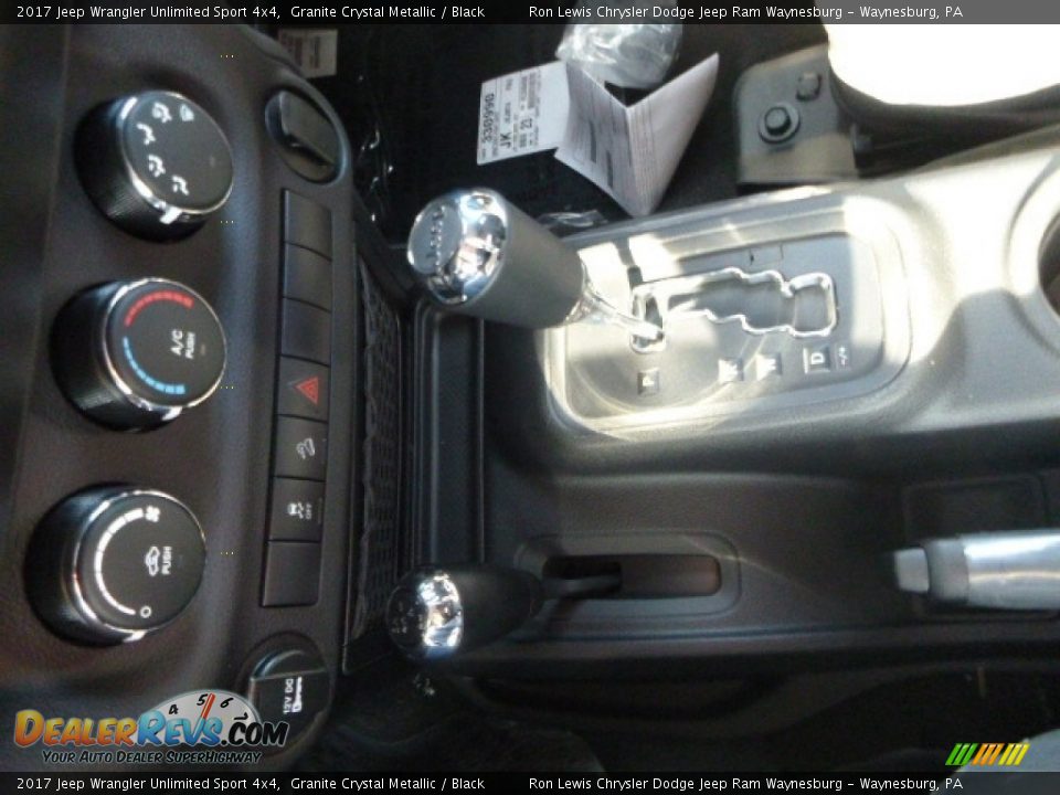 2017 Jeep Wrangler Unlimited Sport 4x4 Granite Crystal Metallic / Black Photo #14