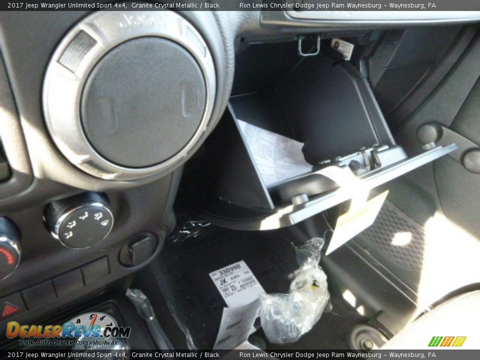 2017 Jeep Wrangler Unlimited Sport 4x4 Granite Crystal Metallic / Black Photo #19