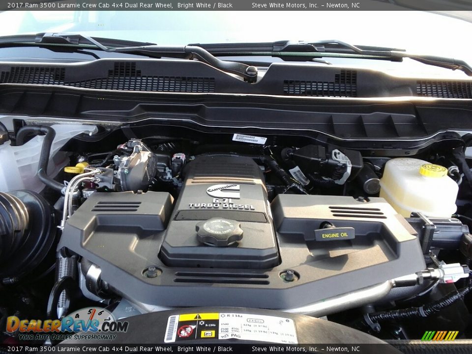 2017 Ram 3500 Laramie Crew Cab 4x4 Dual Rear Wheel 6.7 Liter OHV 24-Valve Cummins Turbo-Diesel Inline 6 Cylinder Engine Photo #3