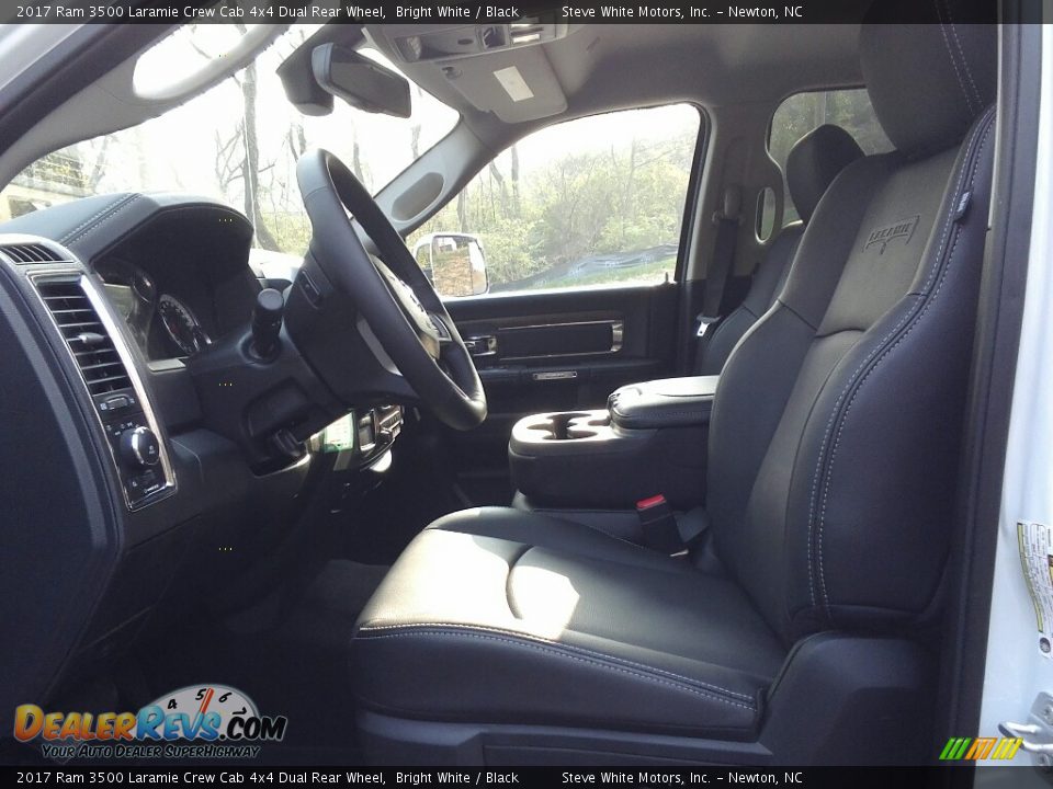 2017 Ram 3500 Laramie Crew Cab 4x4 Dual Rear Wheel Bright White / Black Photo #13