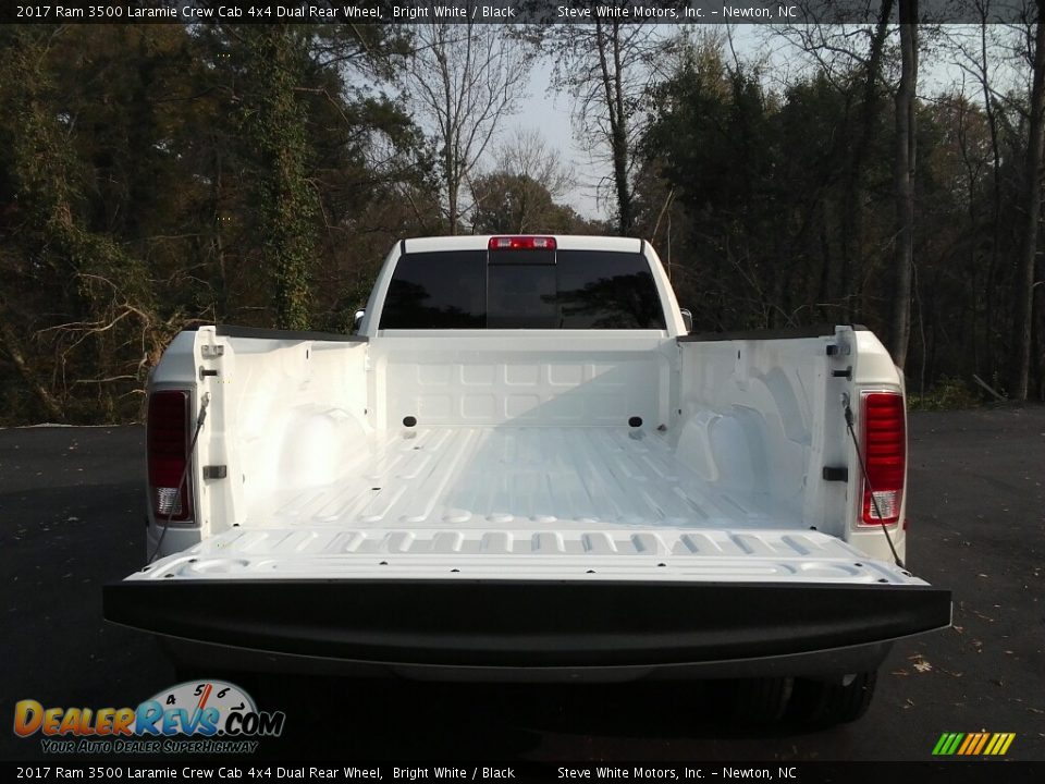 2017 Ram 3500 Laramie Crew Cab 4x4 Dual Rear Wheel Bright White / Black Photo #15