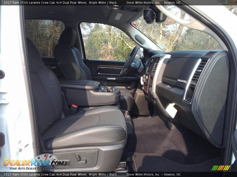 Front Seat of 2017 Ram 3500 Laramie Crew Cab 4x4 Dual Rear Wheel Photo #19