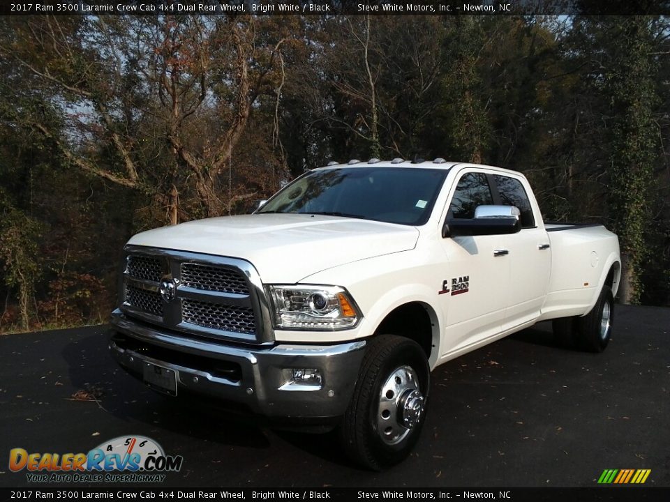 2017 Ram 3500 Laramie Crew Cab 4x4 Dual Rear Wheel Bright White / Black Photo #25