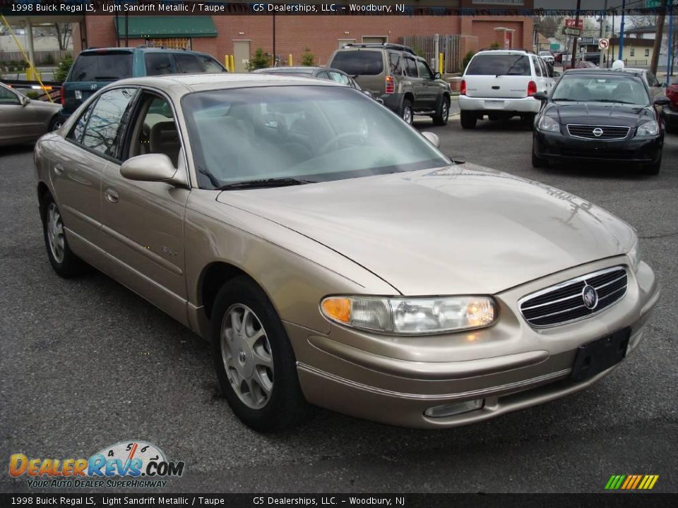 1998 Buick Regal LS Light Sandrift Metallic / Taupe Photo #3