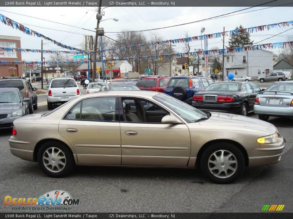 1998 Buick Regal LS Light Sandrift Metallic / Taupe Photo #4