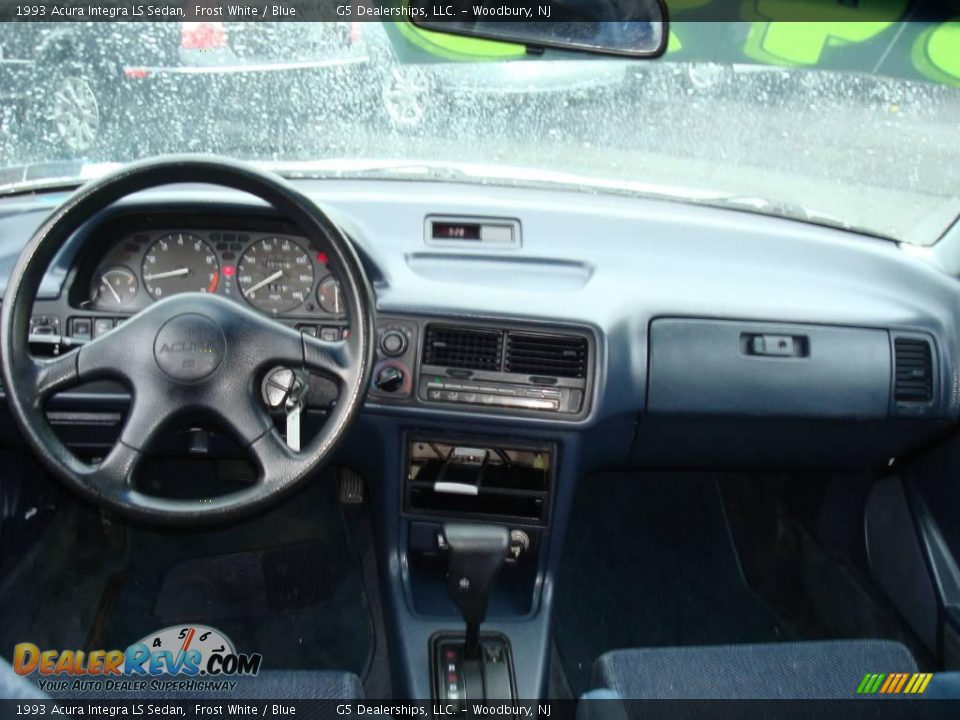 1993 Acura Integra LS Sedan Frost White / Blue Photo #19