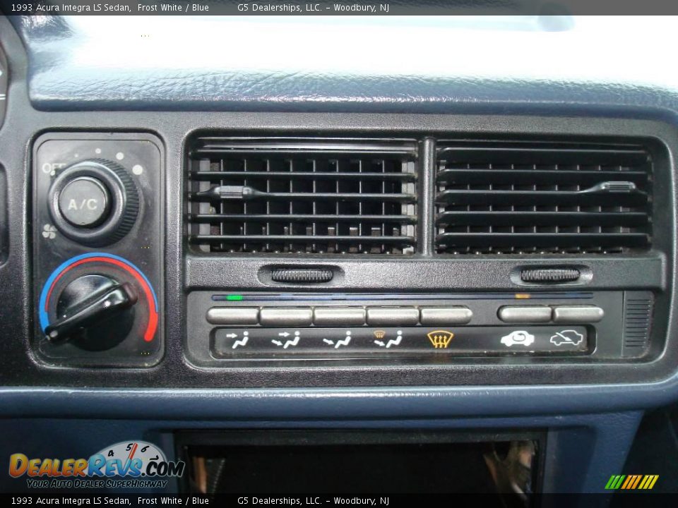 1993 Acura Integra LS Sedan Frost White / Blue Photo #21