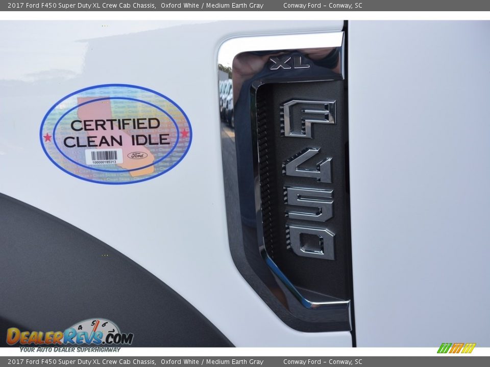 2017 Ford F450 Super Duty XL Crew Cab Chassis Oxford White / Medium Earth Gray Photo #8