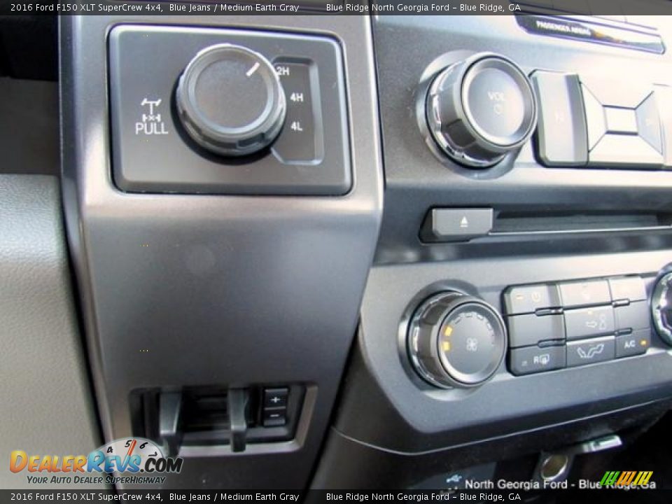 2016 Ford F150 XLT SuperCrew 4x4 Blue Jeans / Medium Earth Gray Photo #25