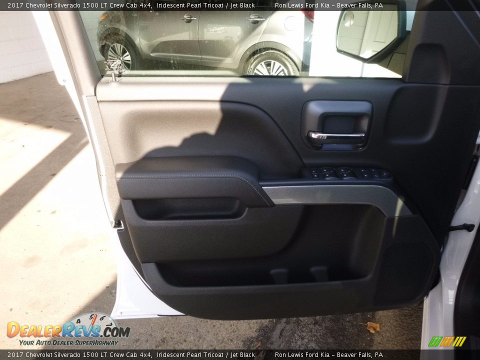 2017 Chevrolet Silverado 1500 LT Crew Cab 4x4 Iridescent Pearl Tricoat / Jet Black Photo #13