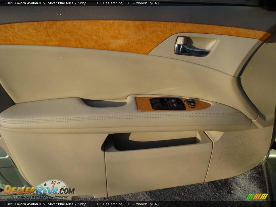 2005 Toyota Avalon XLS Silver Pine Mica / Ivory Photo #13