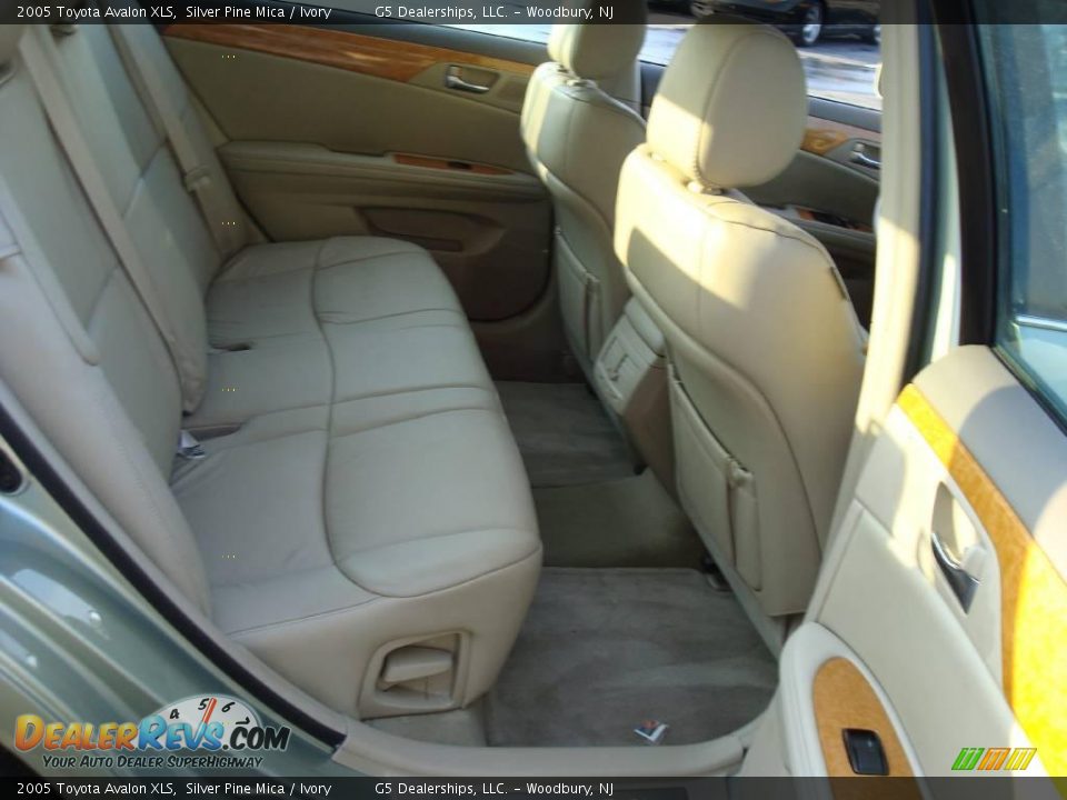 2005 Toyota Avalon XLS Silver Pine Mica / Ivory Photo #17