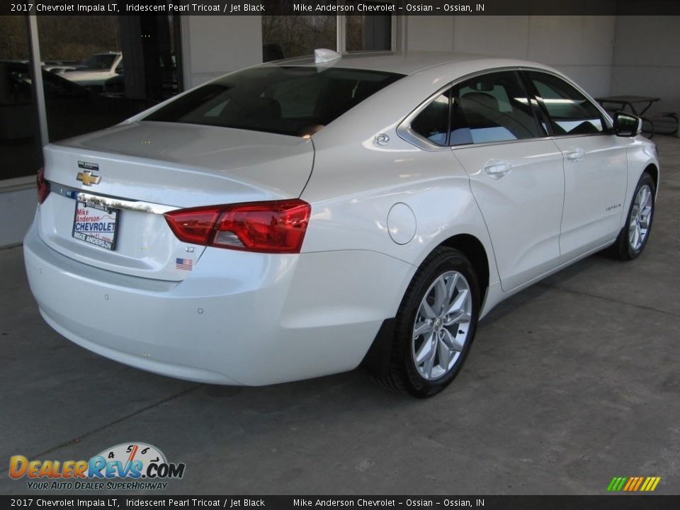 2017 Chevrolet Impala LT Iridescent Pearl Tricoat / Jet Black Photo #18