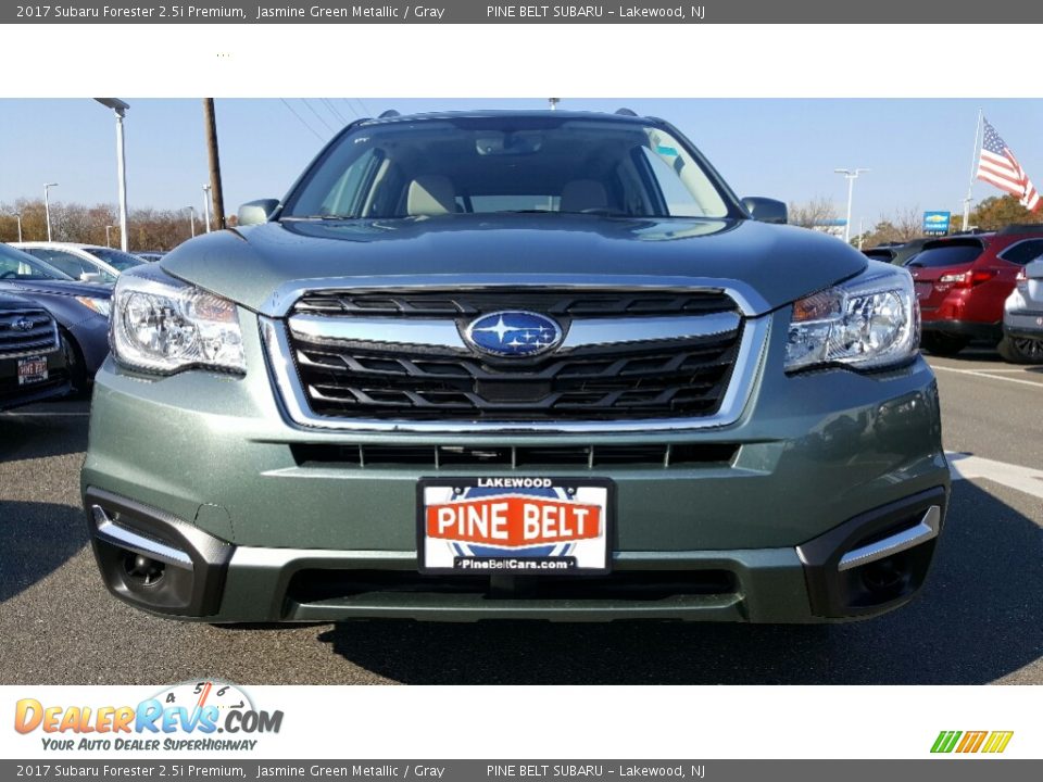 2017 Subaru Forester 2.5i Premium Jasmine Green Metallic / Gray Photo #2
