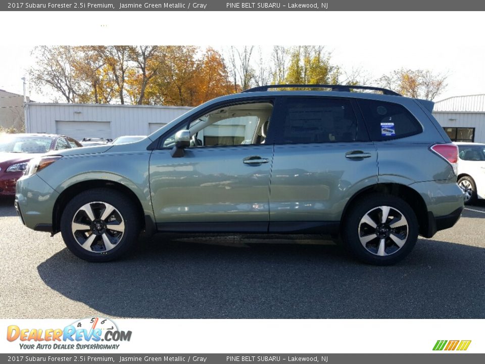 2017 Subaru Forester 2.5i Premium Jasmine Green Metallic / Gray Photo #3