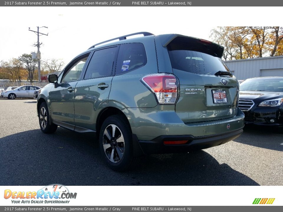 2017 Subaru Forester 2.5i Premium Jasmine Green Metallic / Gray Photo #4