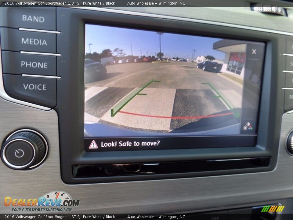 Controls of 2016 Volkswagen Golf SportWagen 1.8T S Photo #18